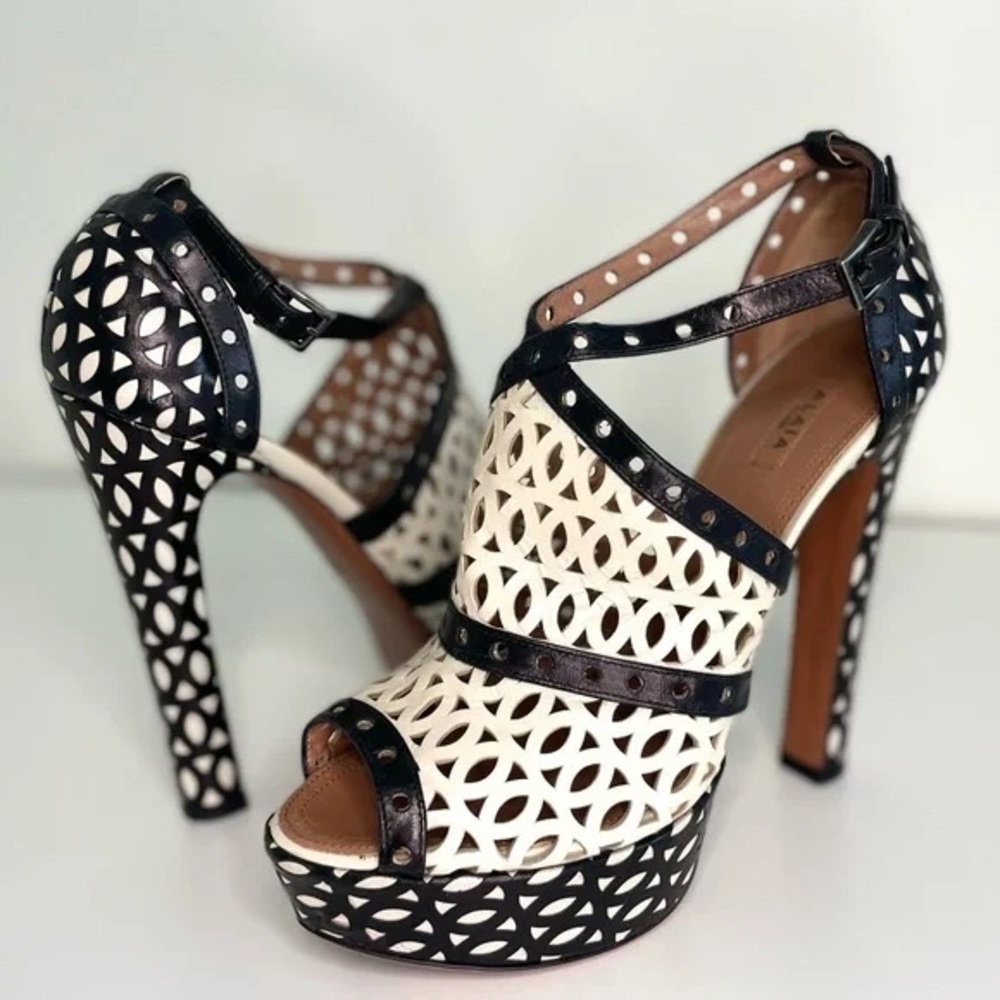 Stunning Alaia Black and White Platform Heel